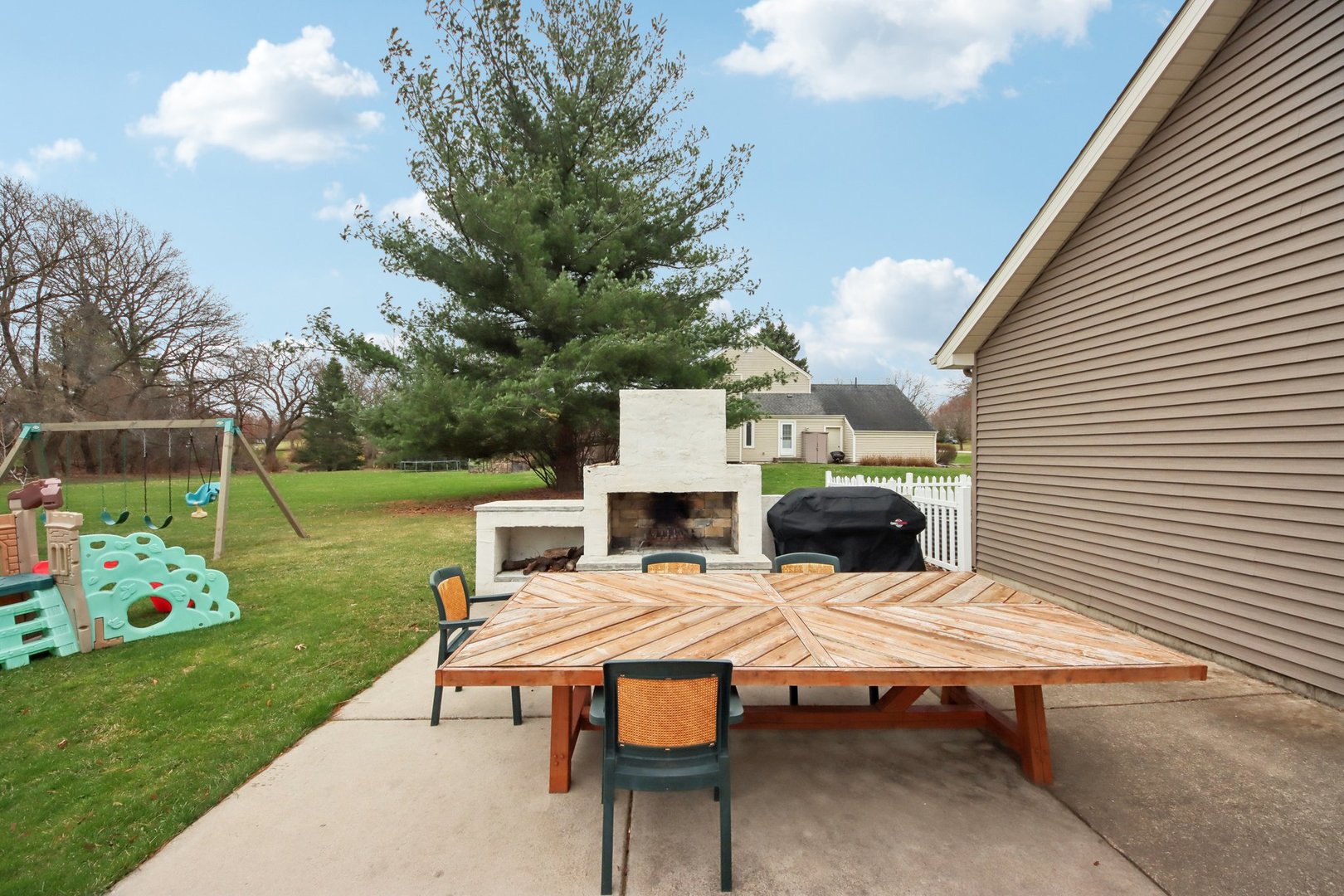 3720 Great Hill Road, Crystal Lake, IL 60012