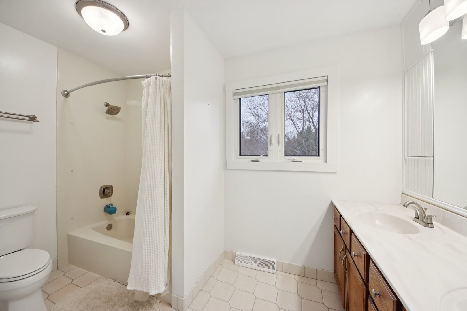 3720 Great Hill Road, Crystal Lake, IL 60012