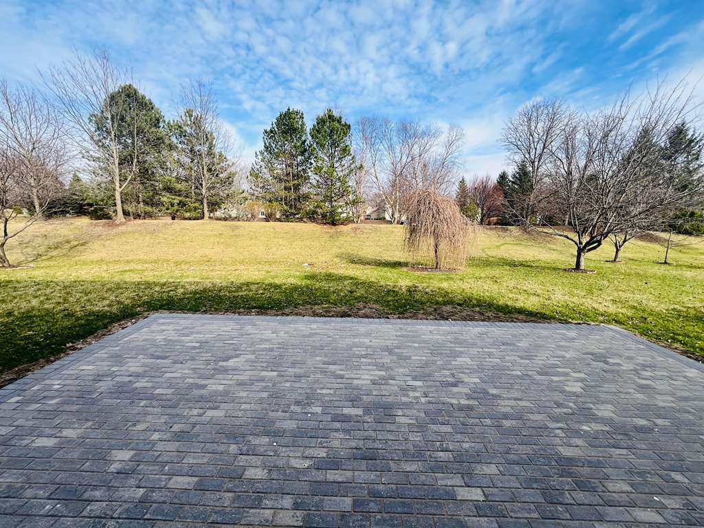 5 Player Court, Bolingbrook, IL 60490