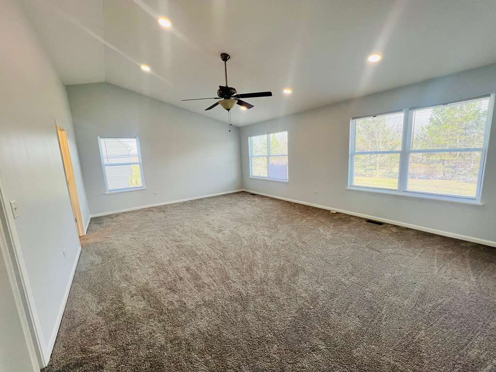 5 Player Court, Bolingbrook, IL 60490