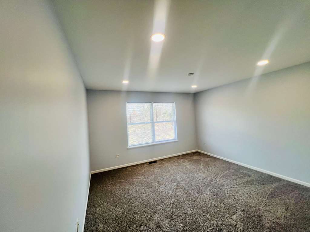 5 Player Court, Bolingbrook, IL 60490