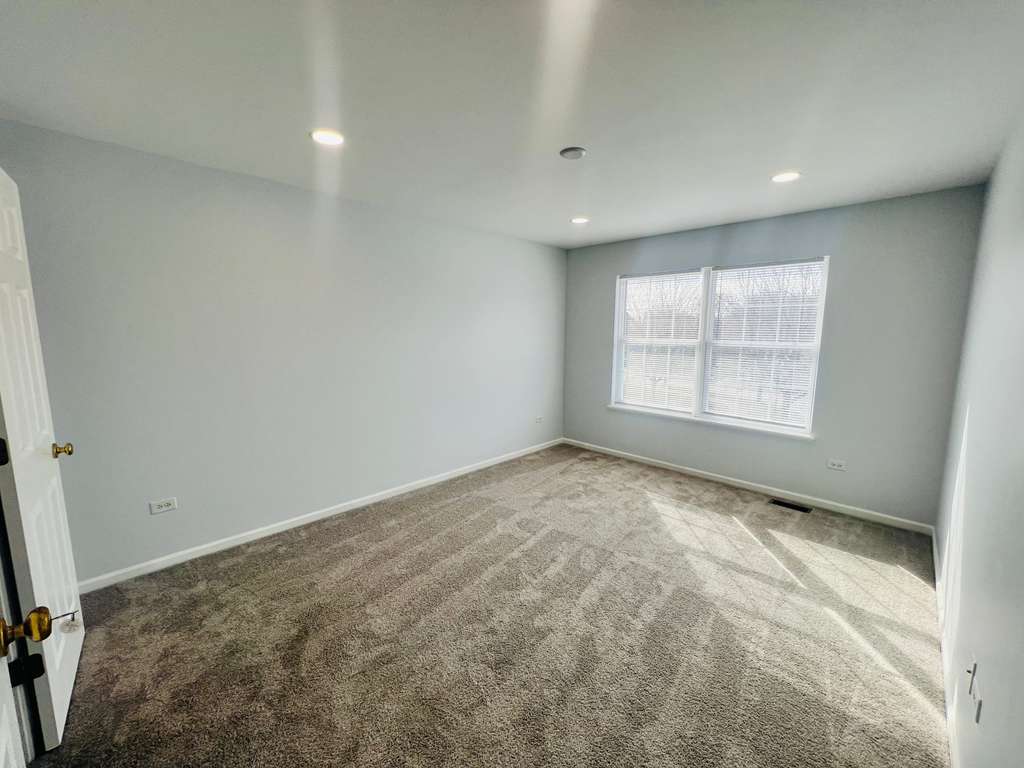 5 Player Court, Bolingbrook, IL 60490