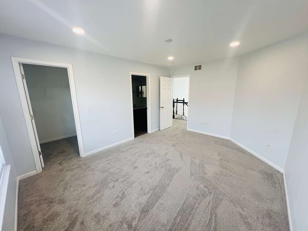 5 Player Court, Bolingbrook, IL 60490