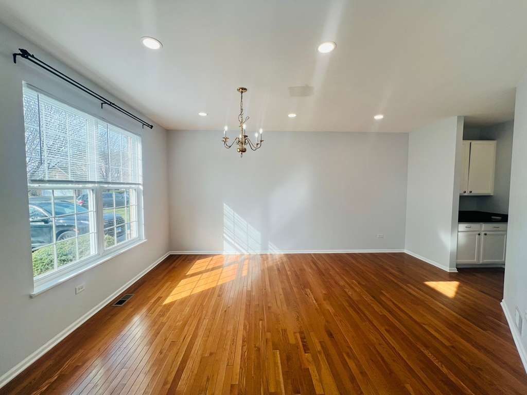 5 Player Court, Bolingbrook, IL 60490