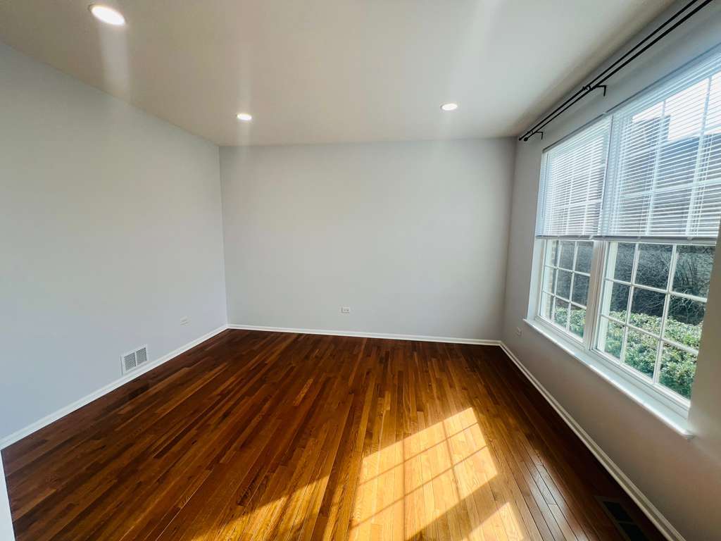 5 Player Court, Bolingbrook, IL 60490