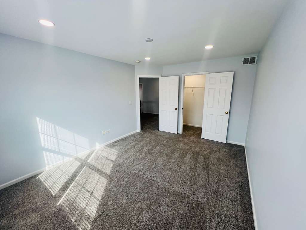 5 Player Court, Bolingbrook, IL 60490