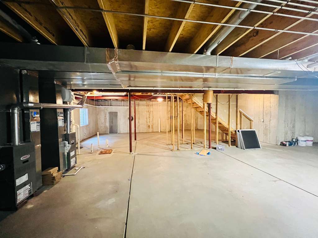 5 Player Court, Bolingbrook, IL 60490