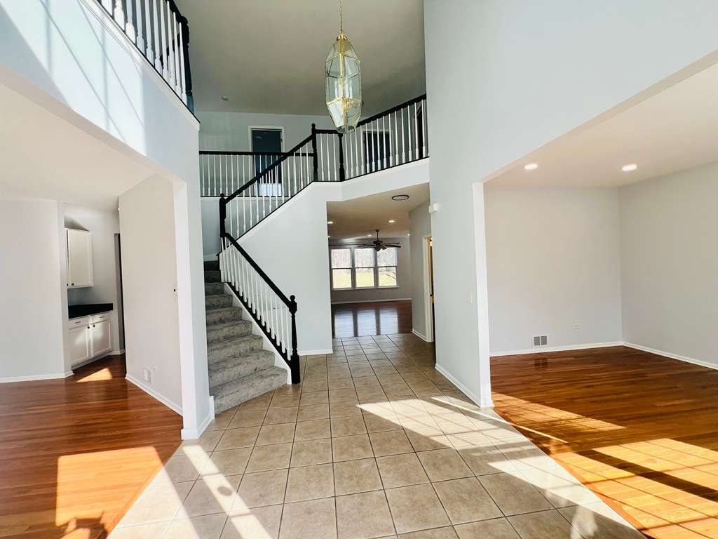 5 Player Court, Bolingbrook, IL 60490