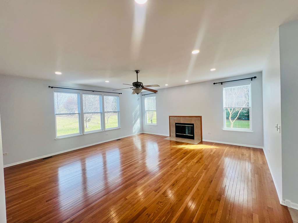 5 Player Court, Bolingbrook, IL 60490