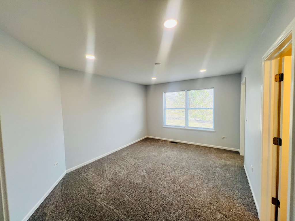 5 Player Court, Bolingbrook, IL 60490