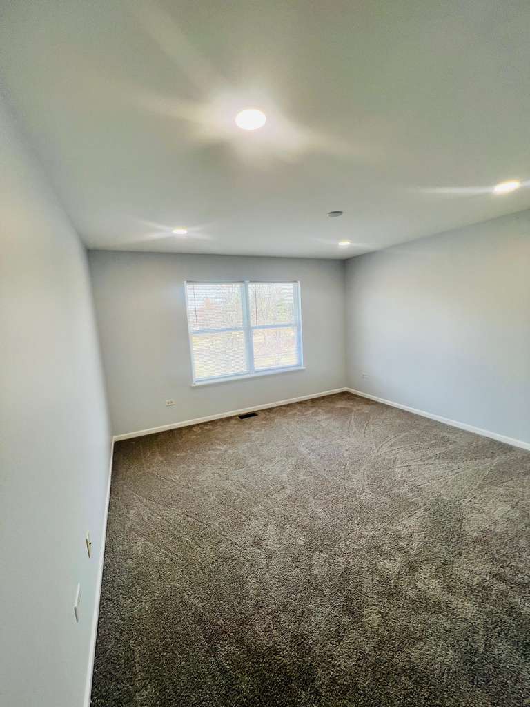 5 Player Court, Bolingbrook, IL 60490