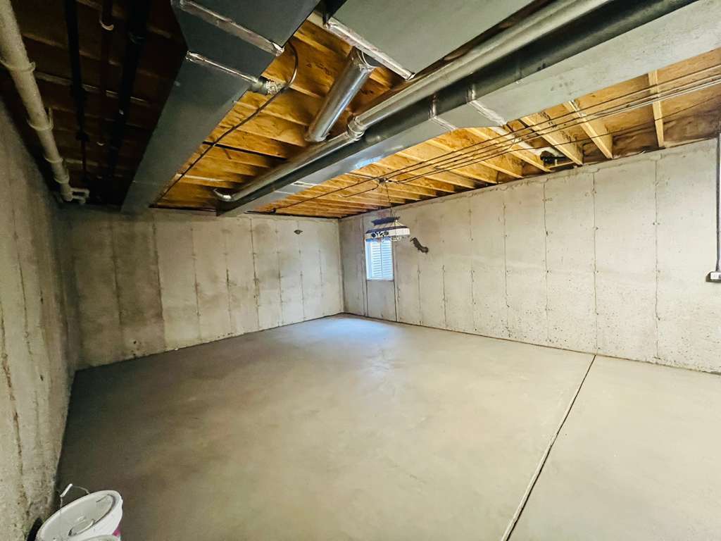 5 Player Court, Bolingbrook, IL 60490