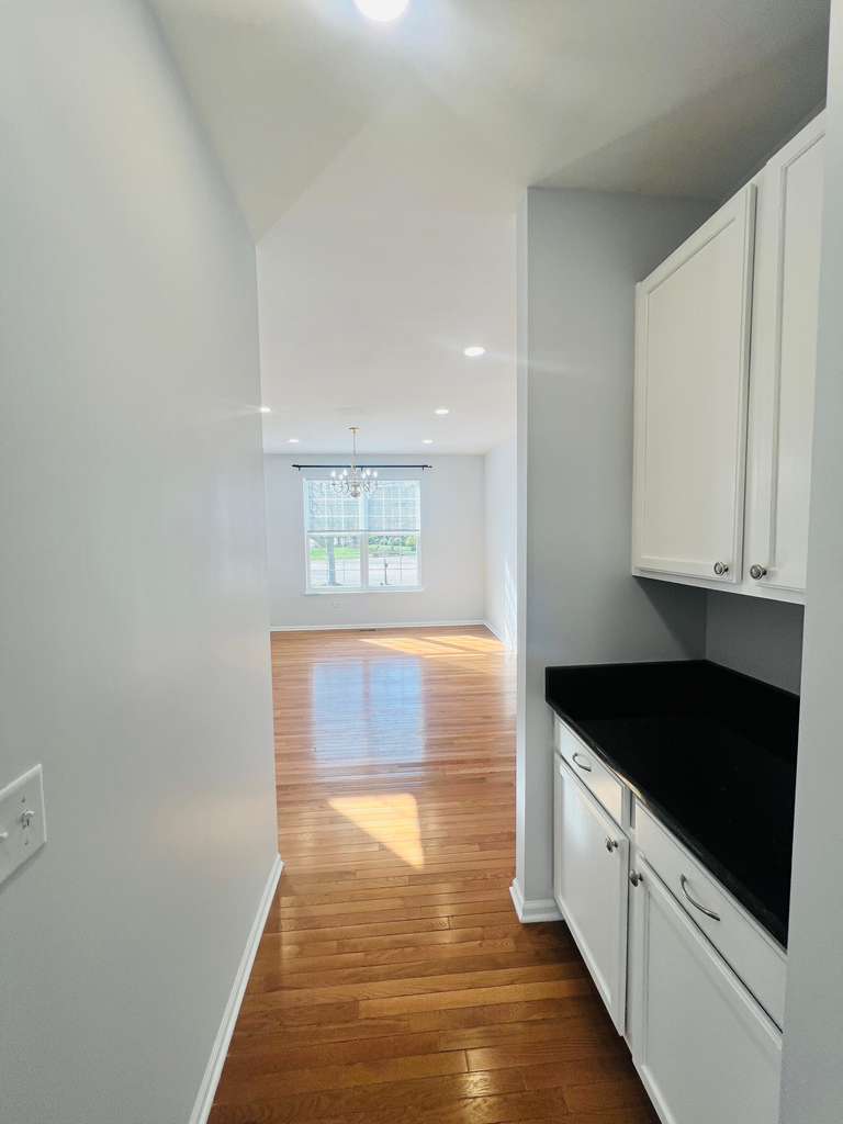 5 Player Court, Bolingbrook, IL 60490