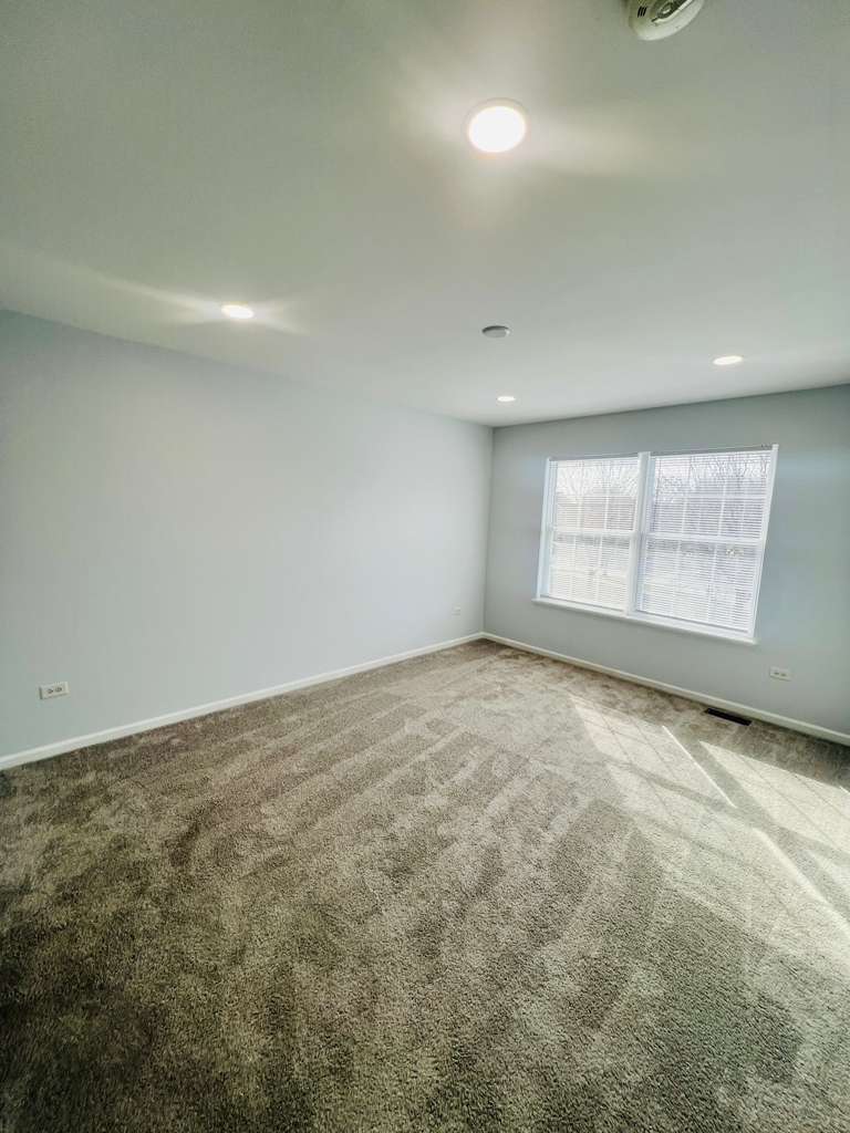 5 Player Court, Bolingbrook, IL 60490