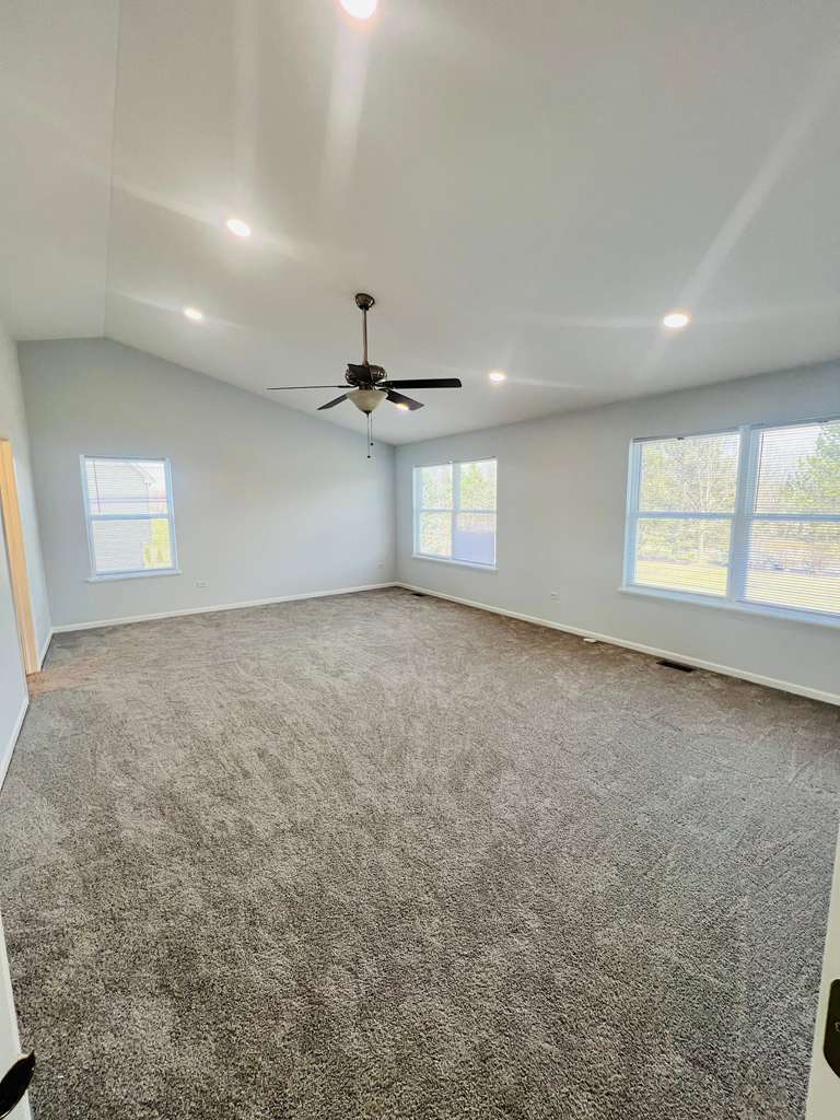 5 Player Court, Bolingbrook, IL 60490