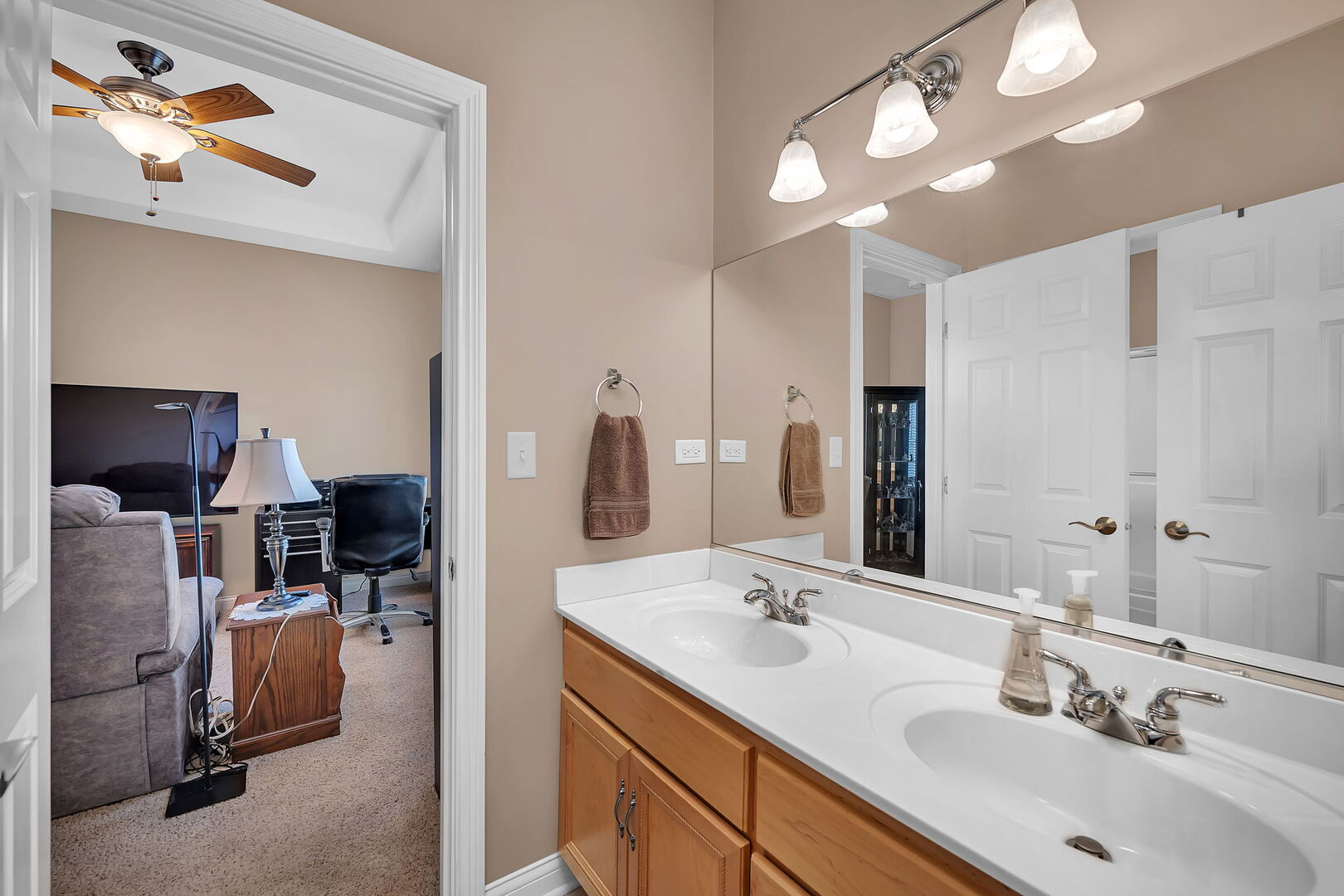 24652 Coachford Court, Shorewood, IL 60404