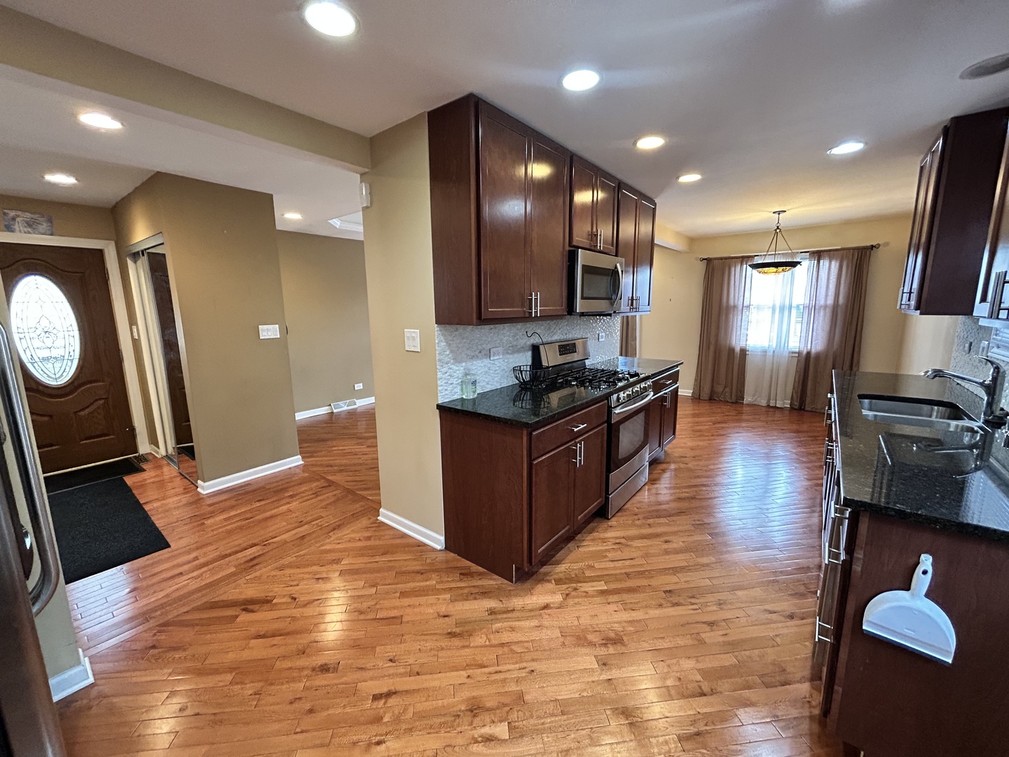 11825 S Bishop Street, Chicago, IL 60643