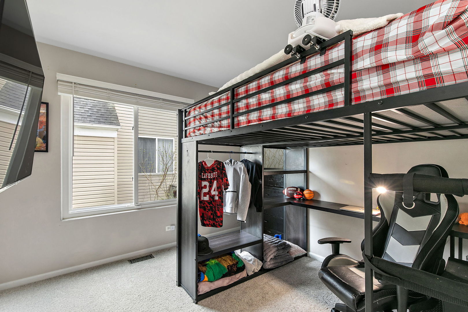 2611 Stanton Circle, Lake In The Hills, IL 60156