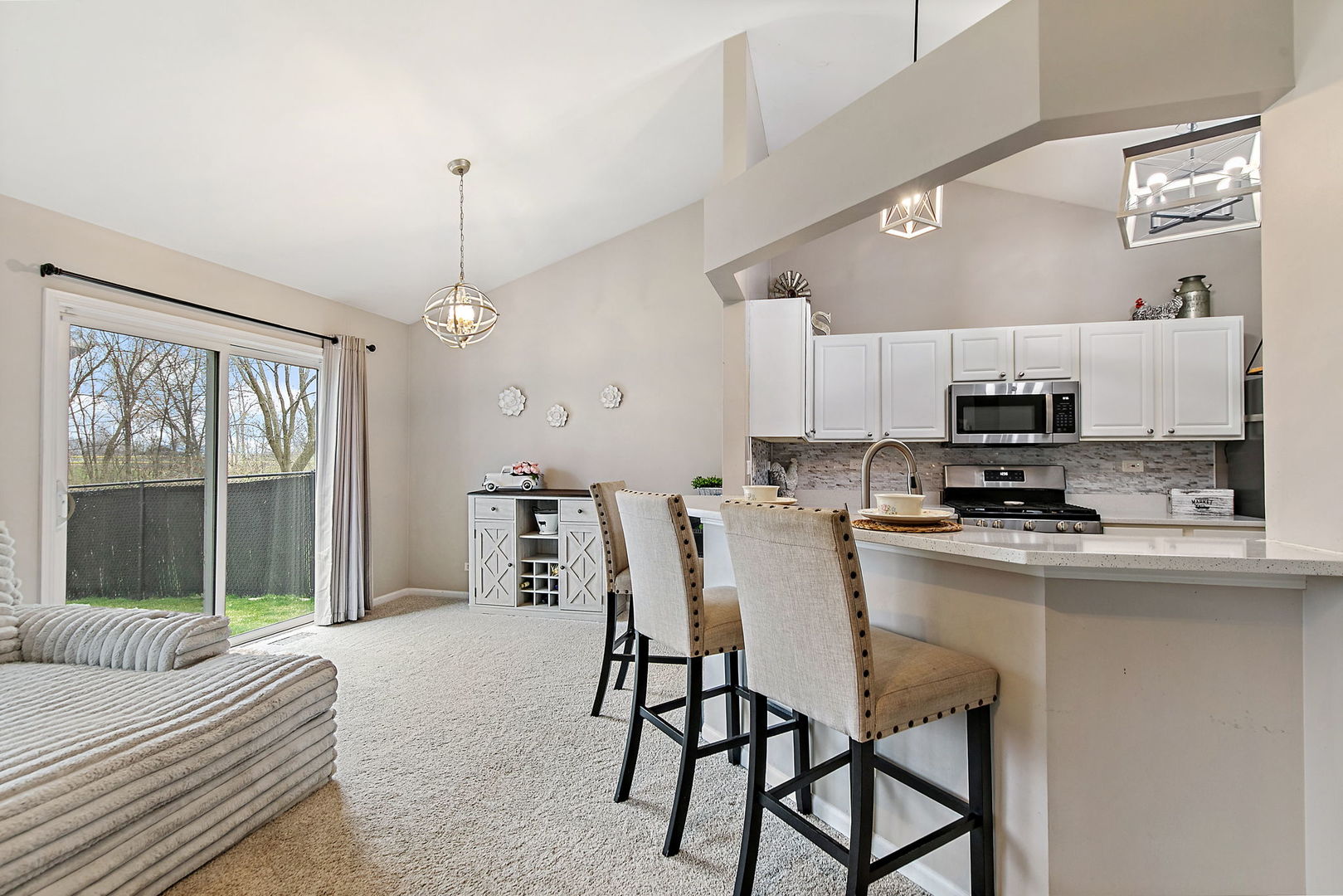 2611 Stanton Circle, Lake In The Hills, IL 60156