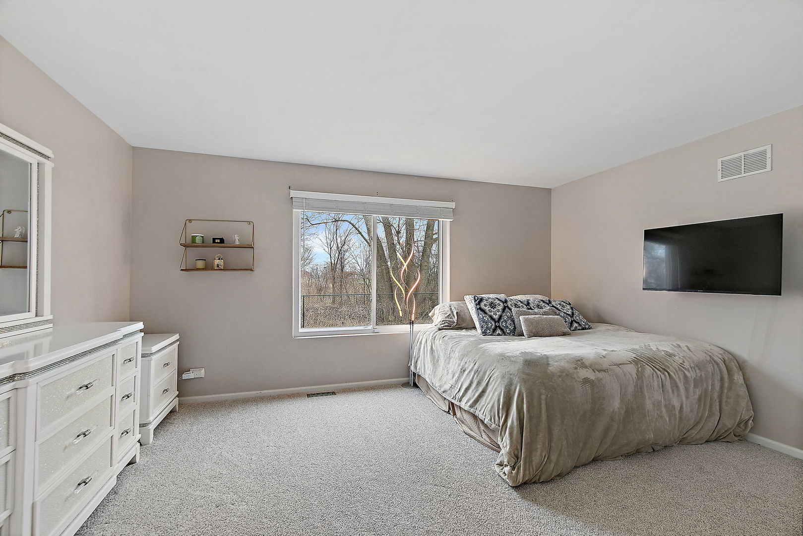 2611 Stanton Circle, Lake In The Hills, IL 60156