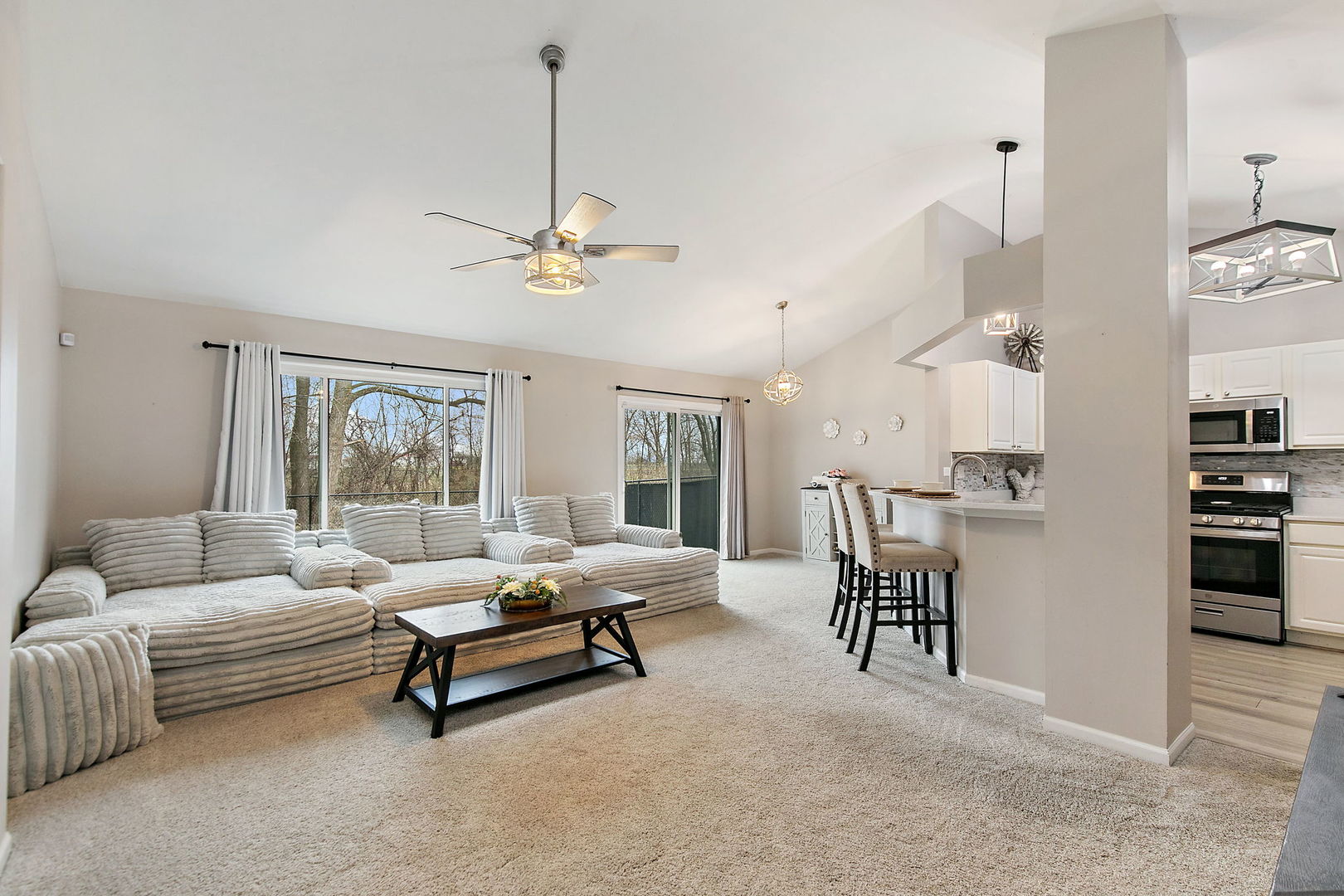 2611 Stanton Circle, Lake In The Hills, IL 60156