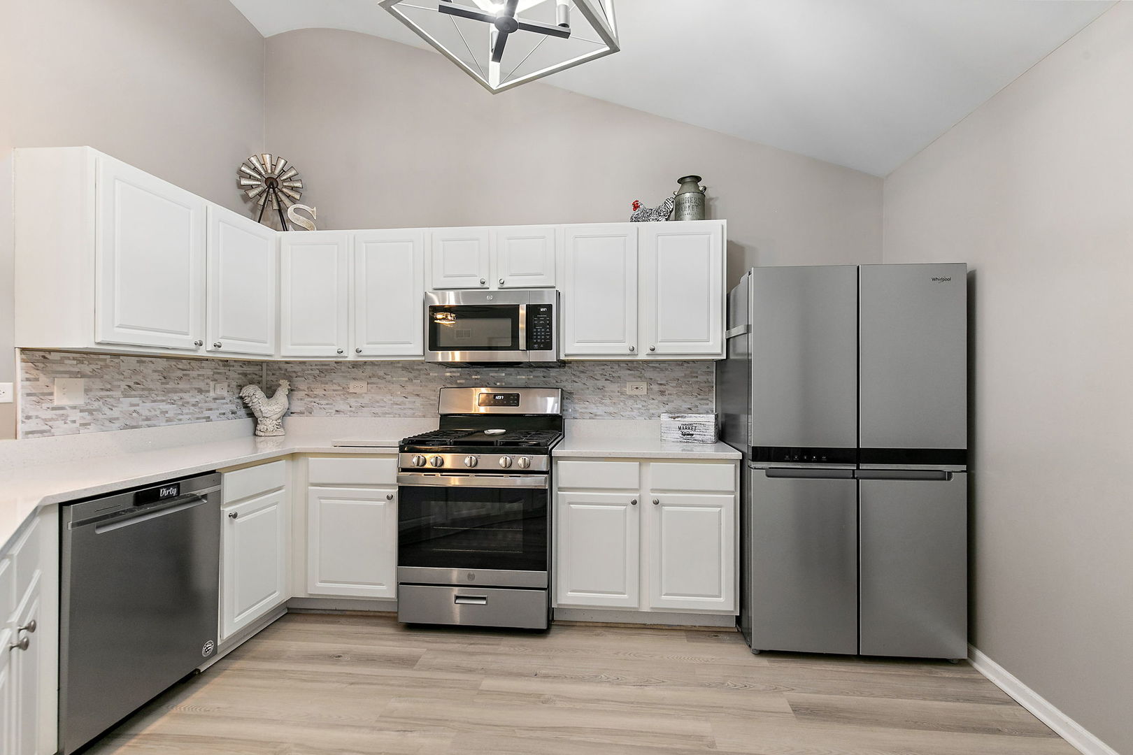 2611 Stanton Circle, Lake In The Hills, IL 60156