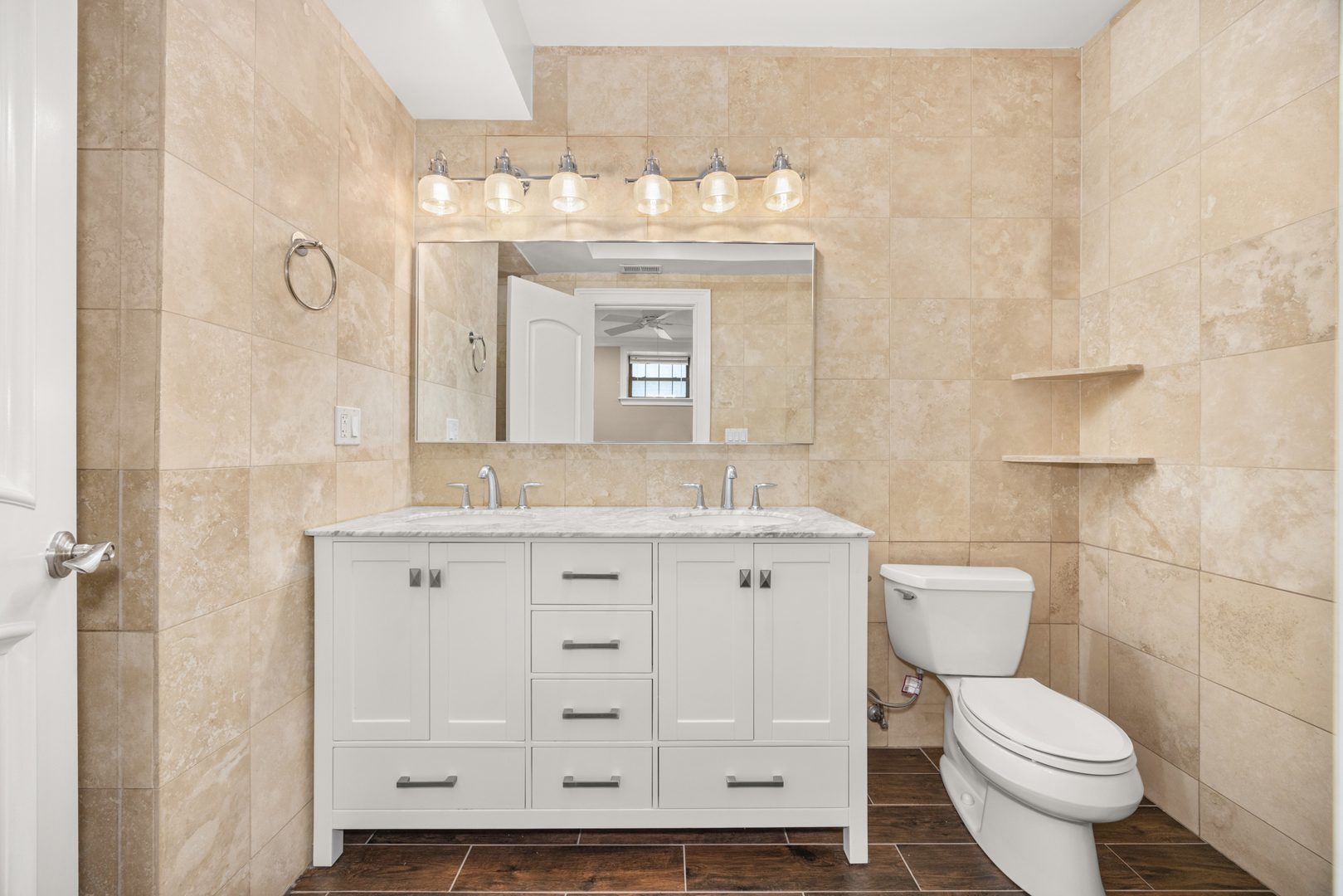 842 W Belle Plaine Avenue #GW, Chicago, IL 60613