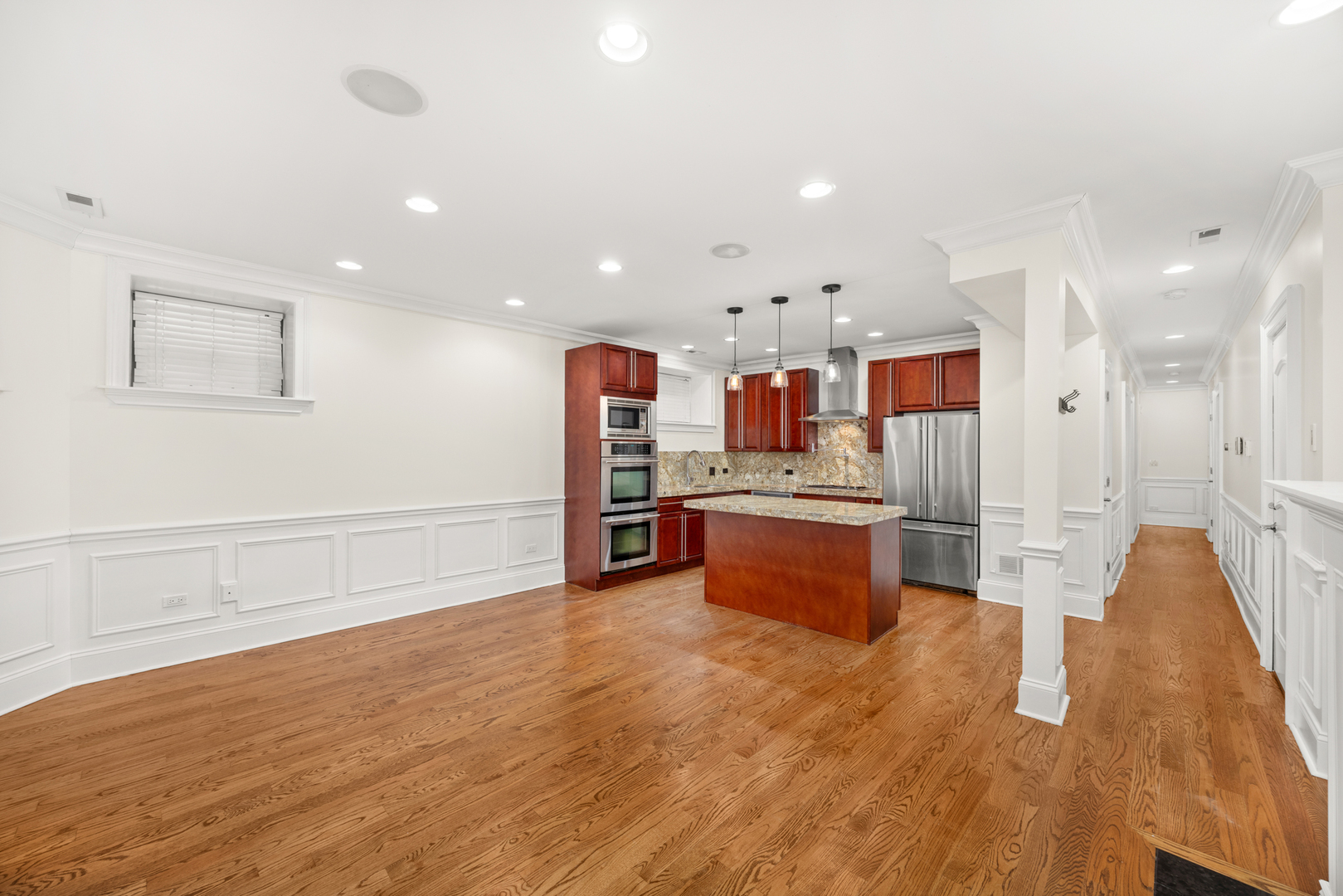 842 W Belle Plaine Avenue #GW, Chicago, IL 60613