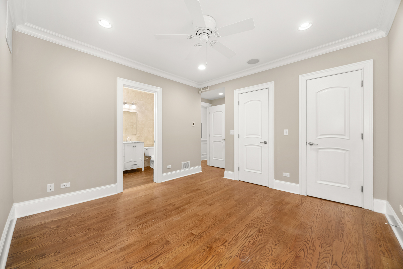 842 W Belle Plaine Avenue #GW, Chicago, IL 60613