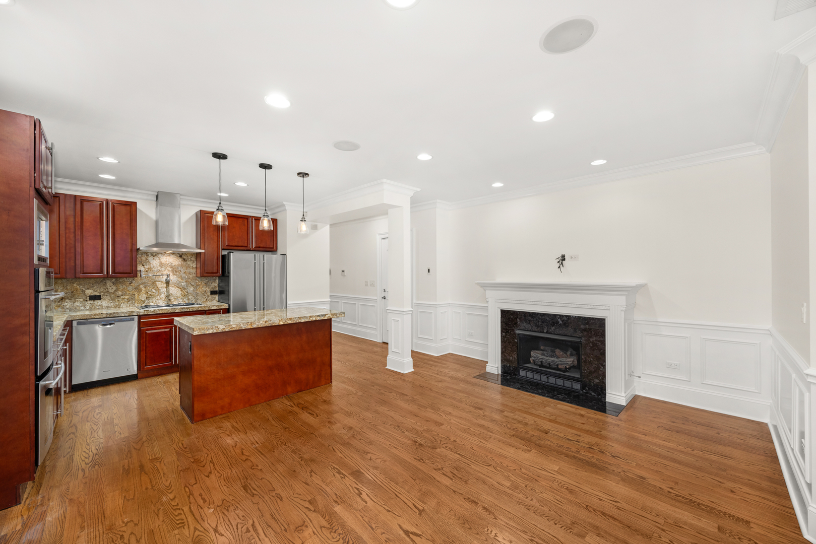 842 W Belle Plaine Avenue #GW, Chicago, IL 60613