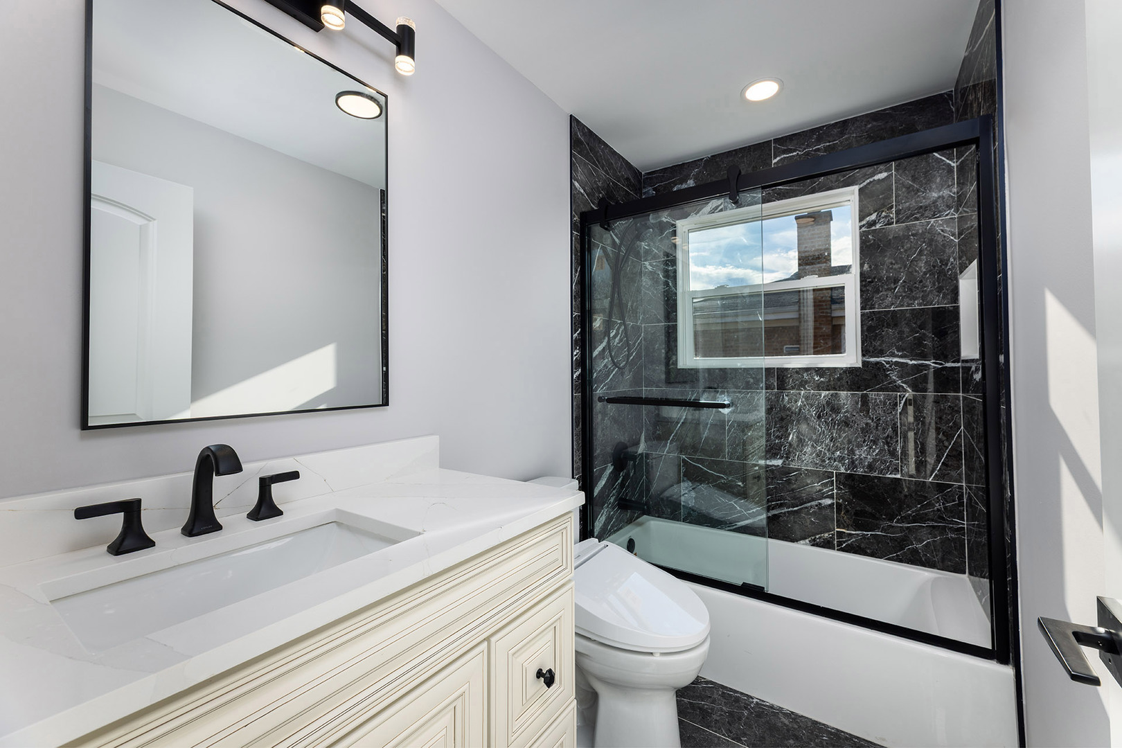 4955 N Delphia Avenue, Norridge, IL 60706