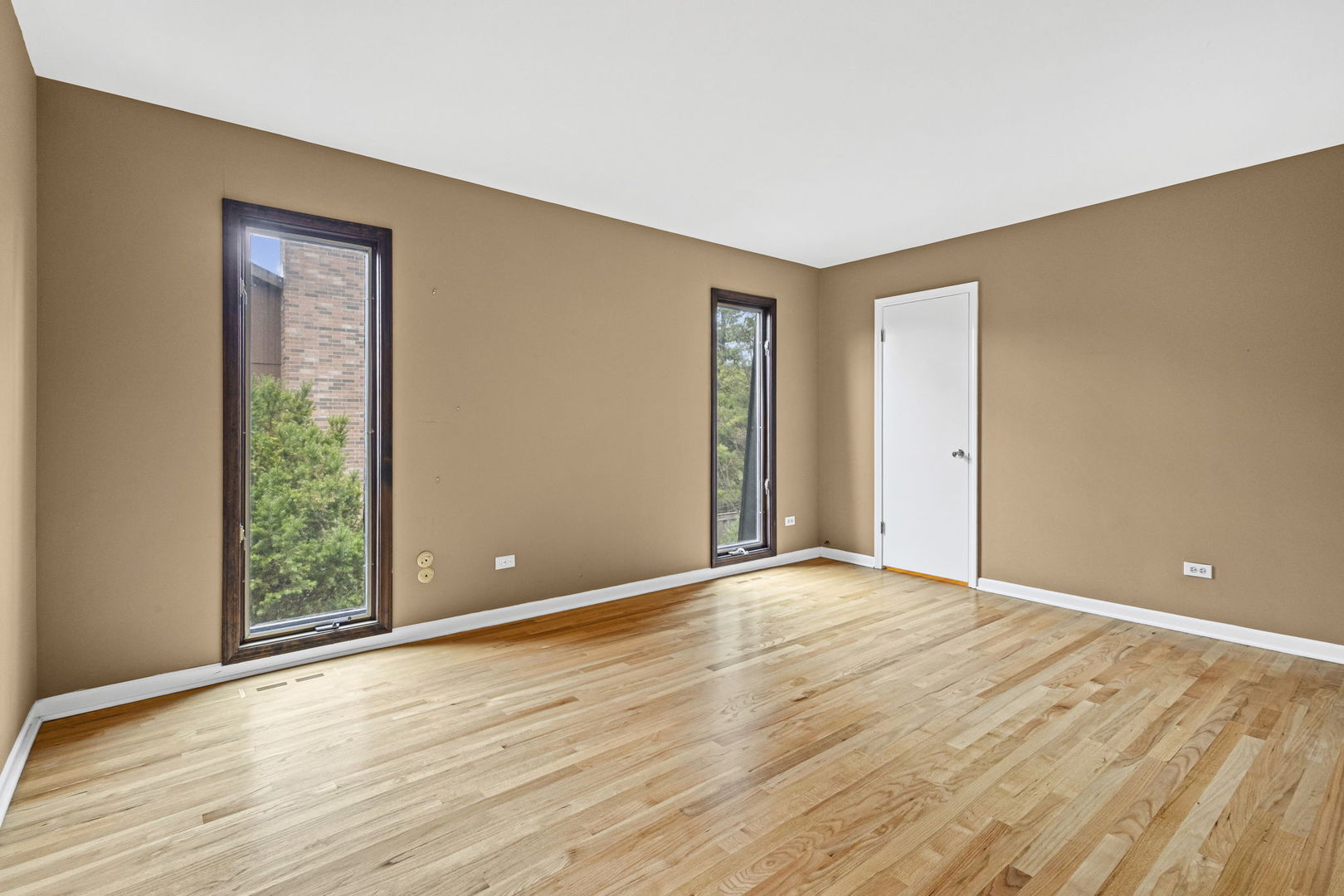 560 HUNTER Road, Wilmette, IL 60091