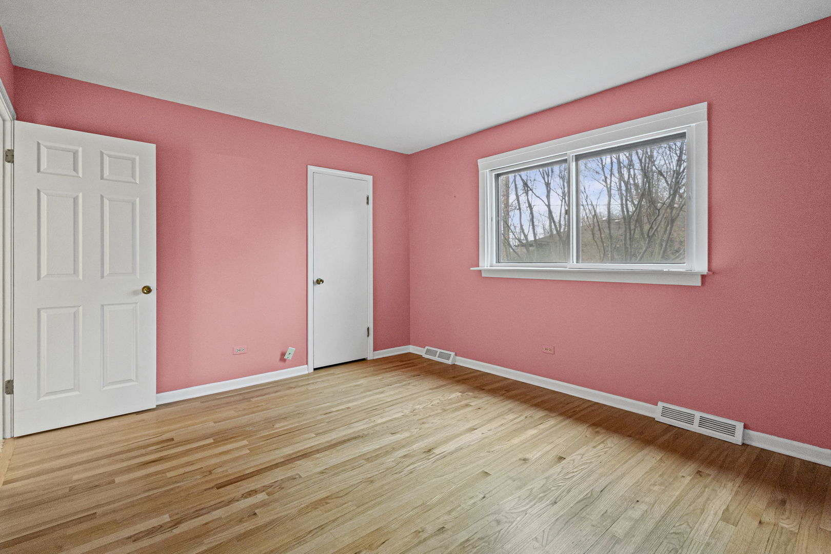 560 HUNTER Road, Wilmette, IL 60091