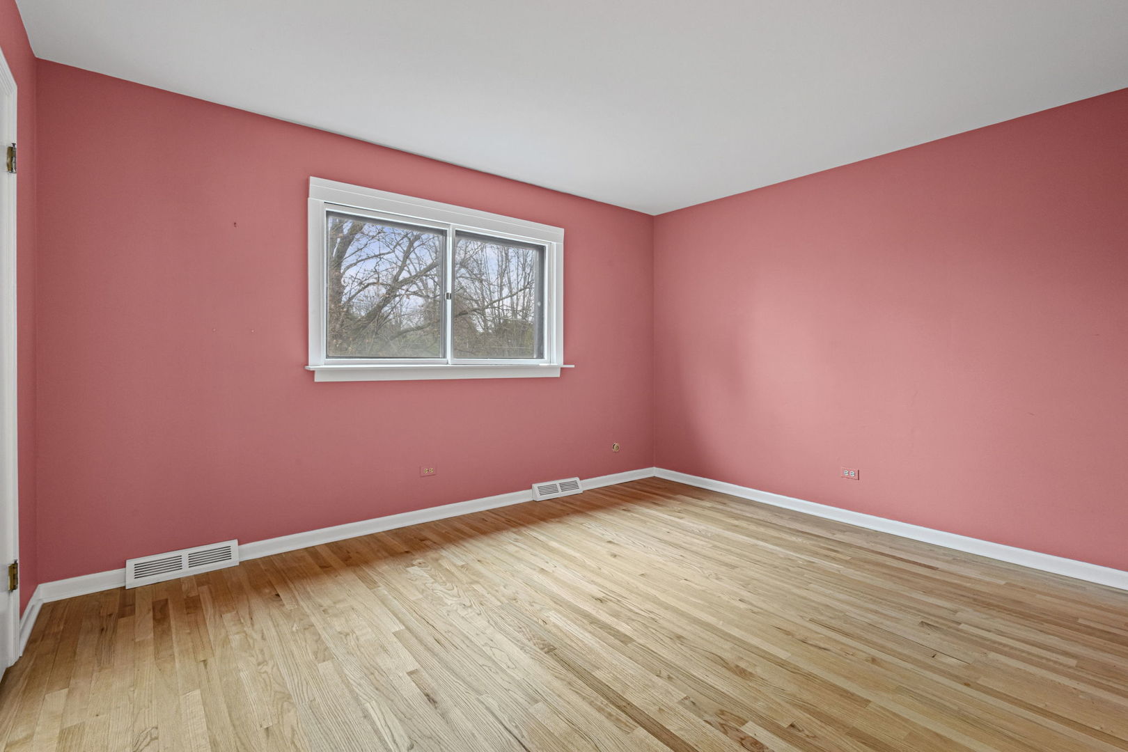 560 HUNTER Road, Wilmette, IL 60091