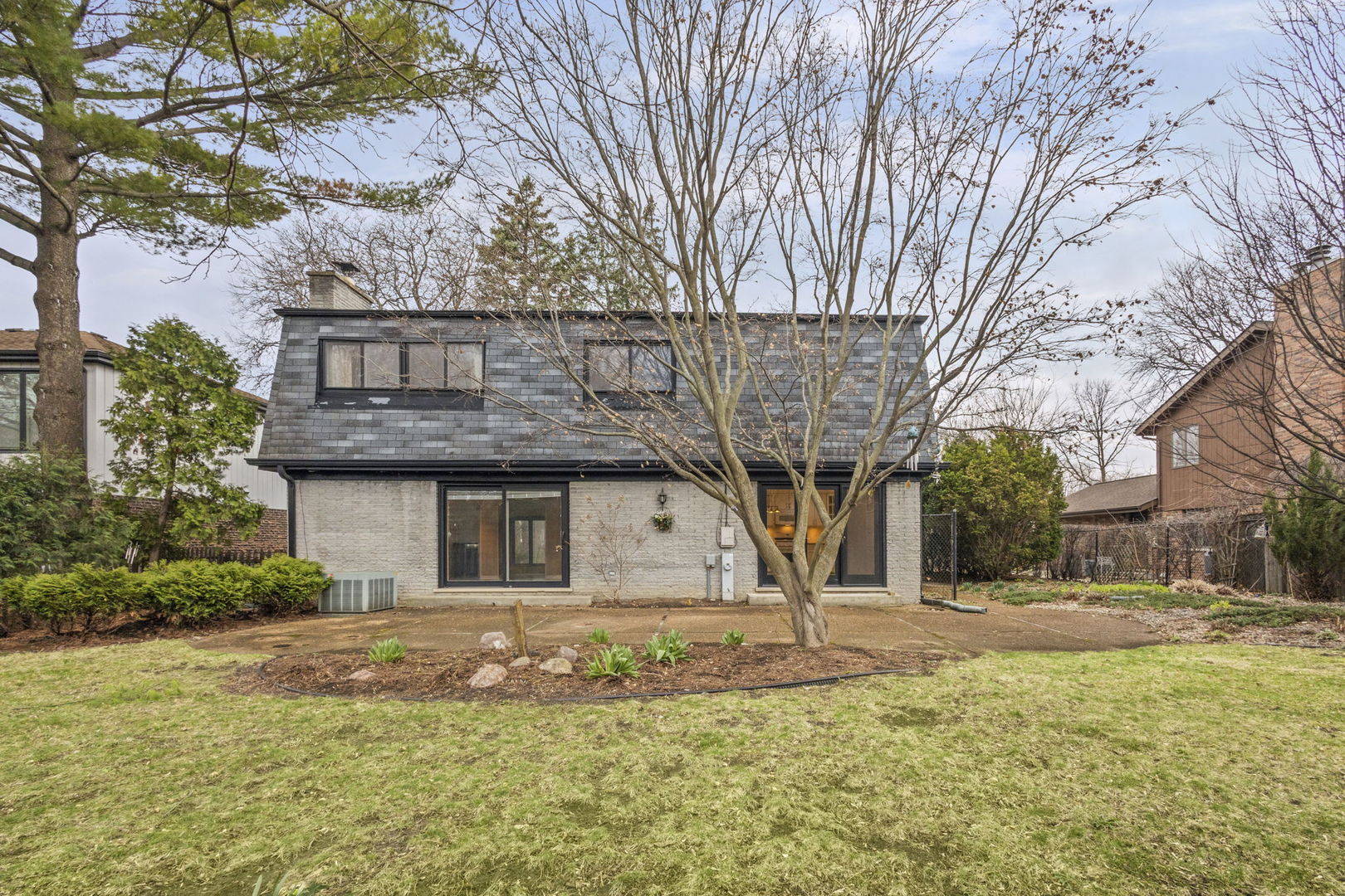 560 HUNTER Road, Wilmette, IL 60091