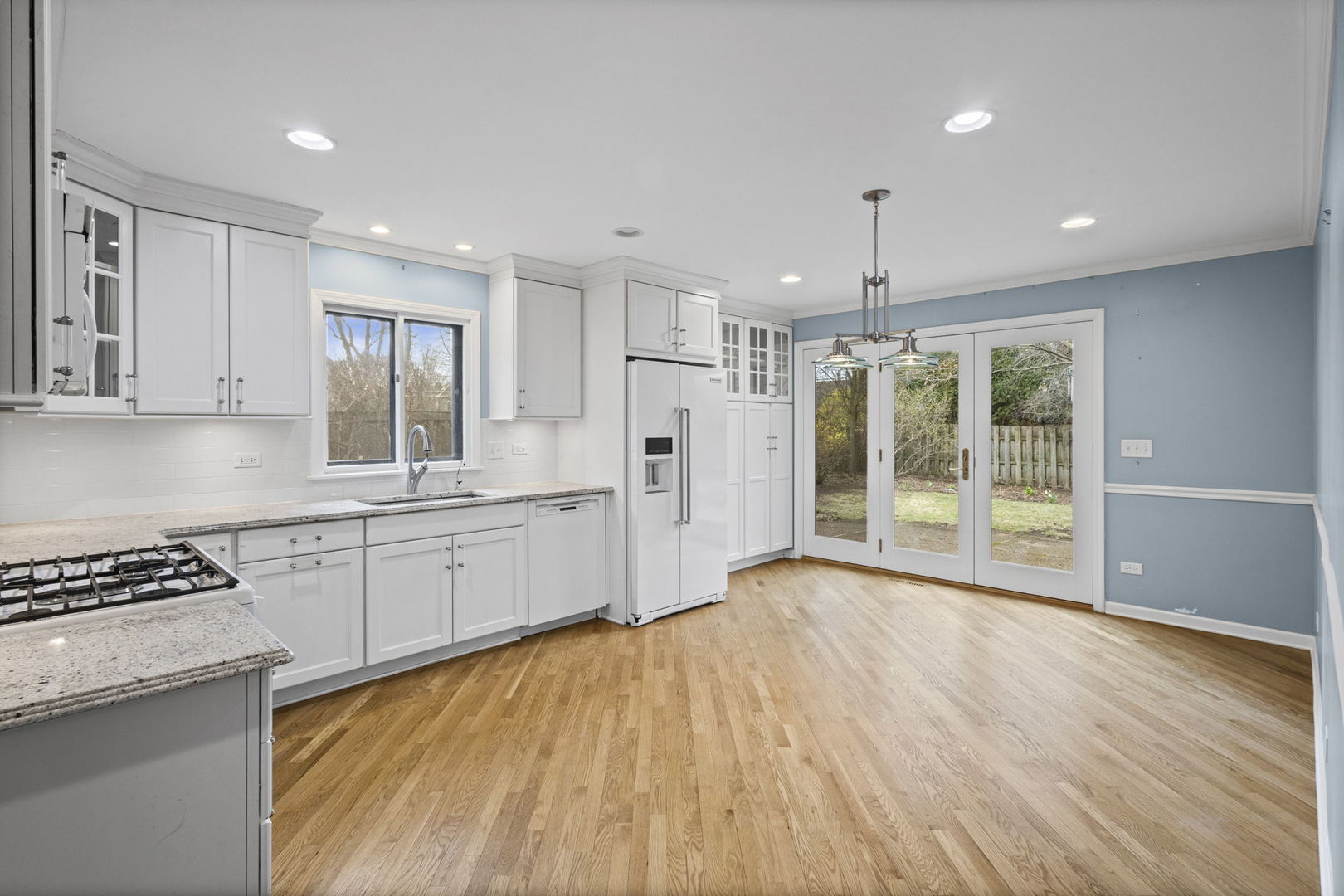 560 HUNTER Road, Wilmette, IL 60091