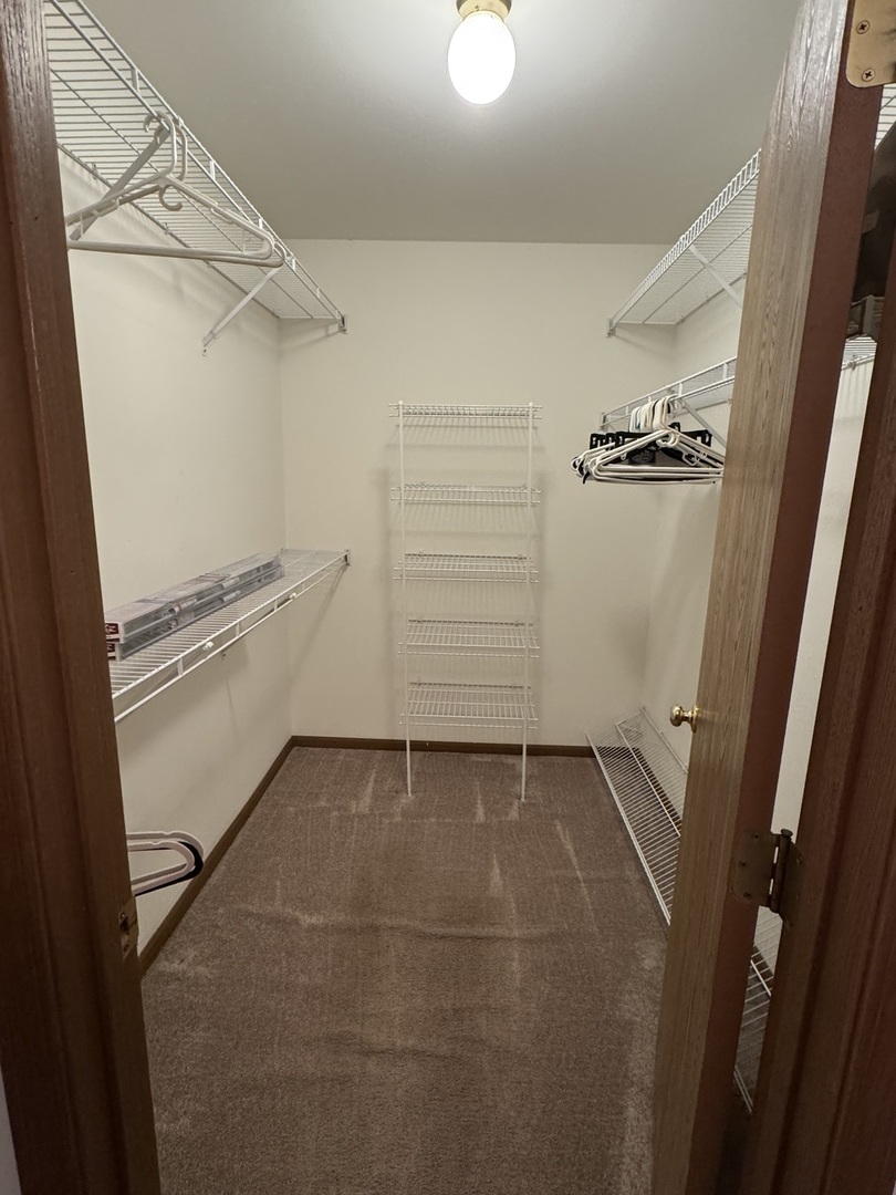 429 Prairieview Drive, Oswego, IL 60543