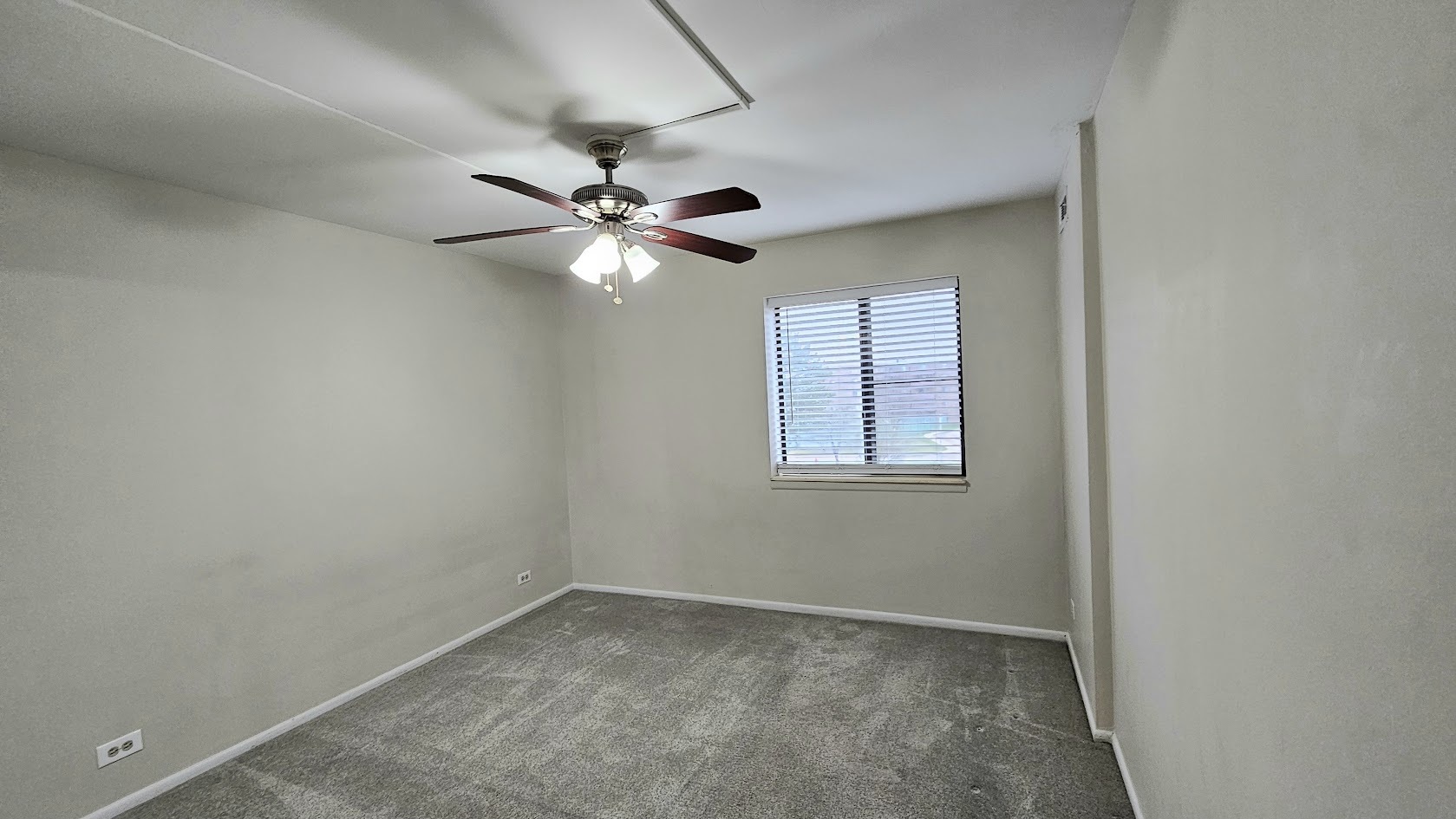 1460 Fairlane Drive #329, Schaumburg, IL 60193