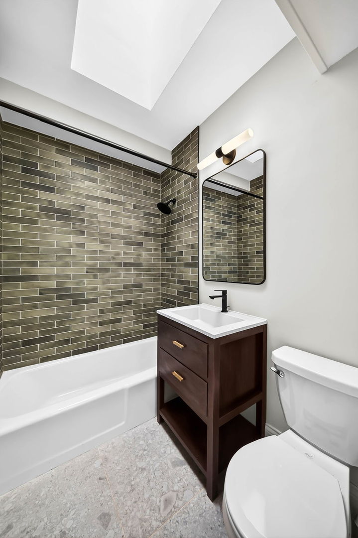 19 E 1st Street #C, Hinsdale, IL 60521