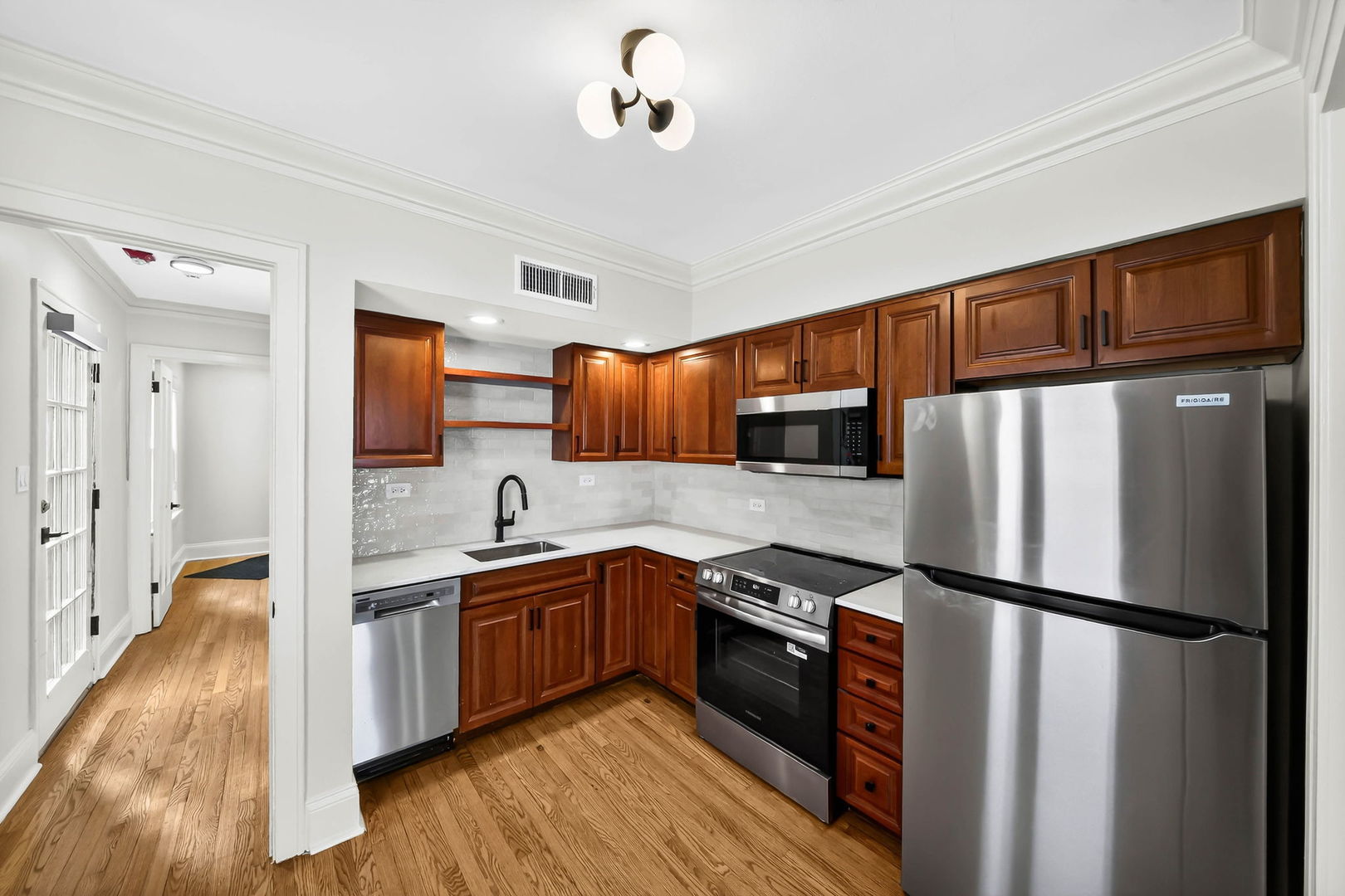 19 E 1st Street #C, Hinsdale, IL 60521