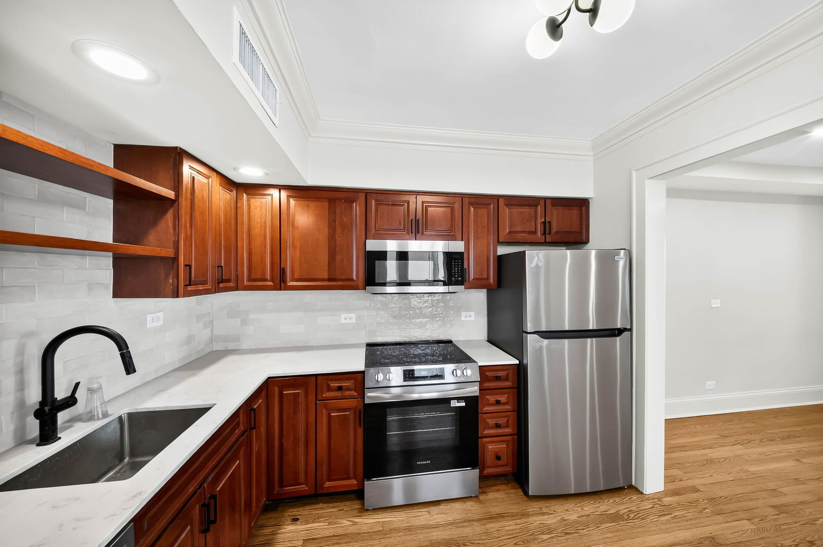 19 E 1st Street #C, Hinsdale, IL 60521