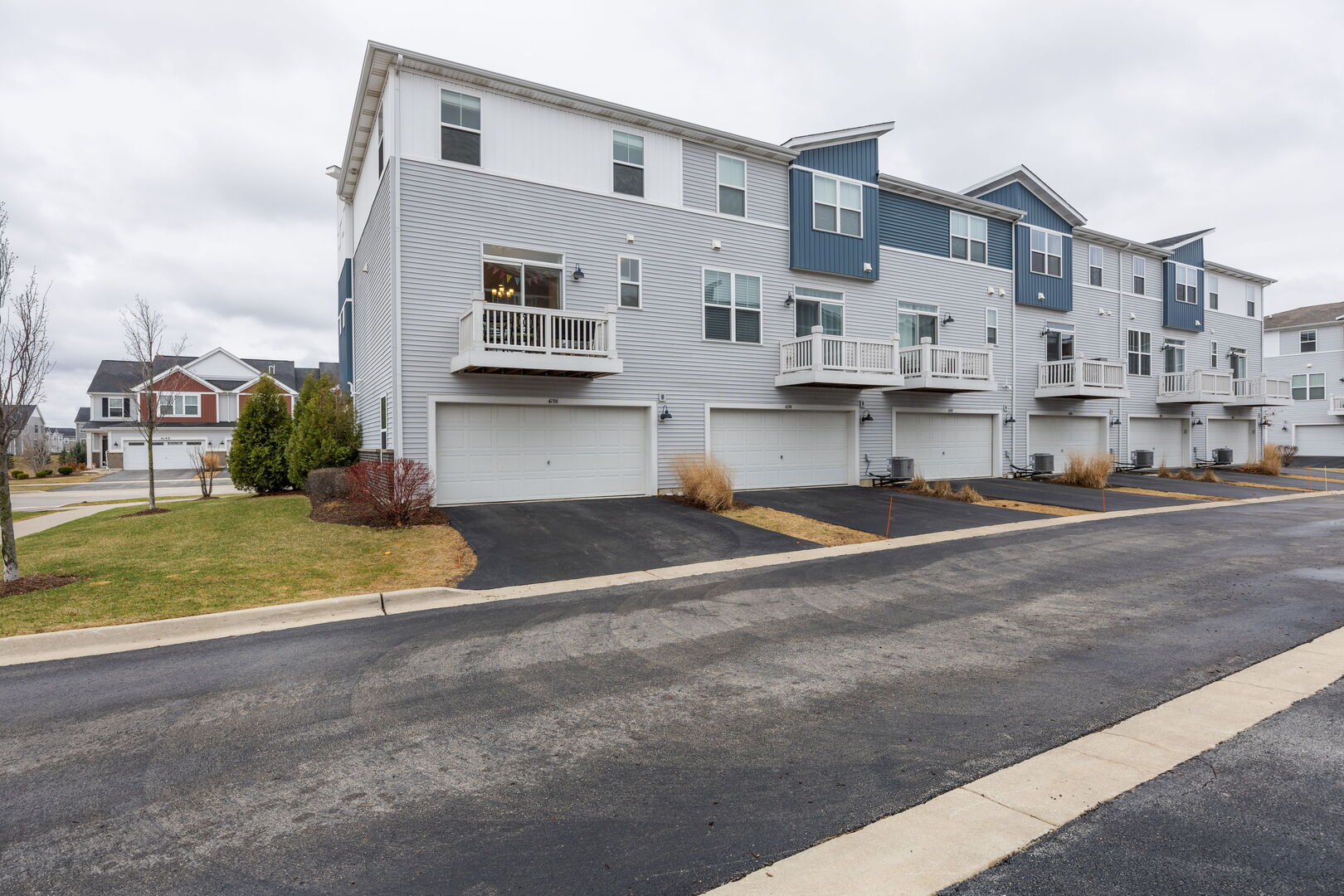 4196 Irving Road, Aurora, IL 60504