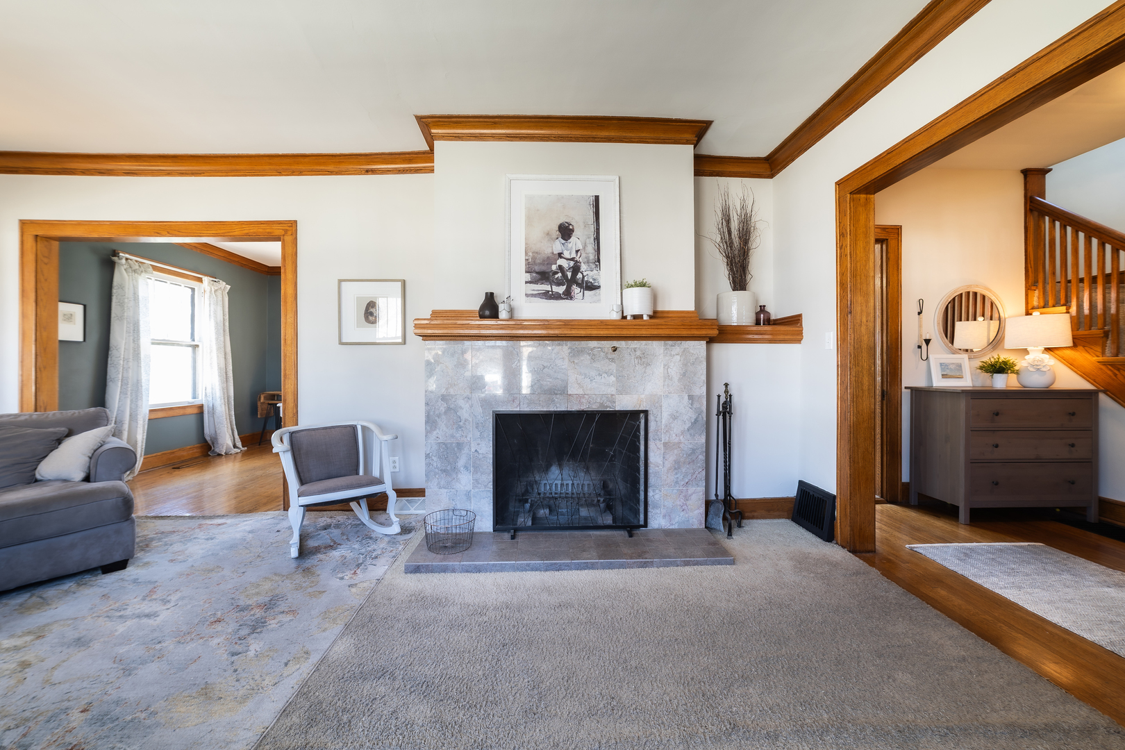 489 Division Street, Elgin, IL 60120