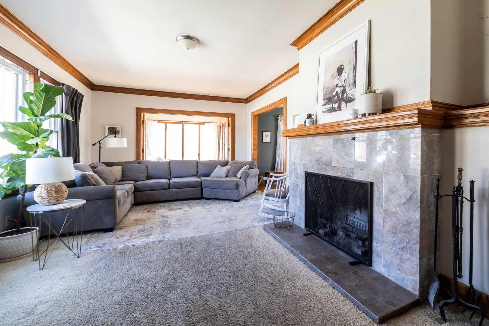 489 Division Street, Elgin, IL 60120