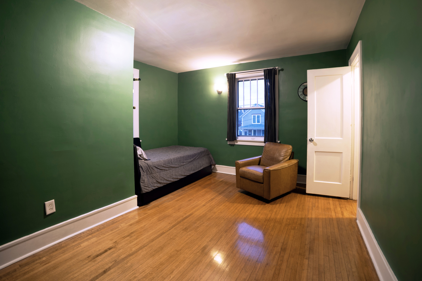 489 Division Street, Elgin, IL 60120