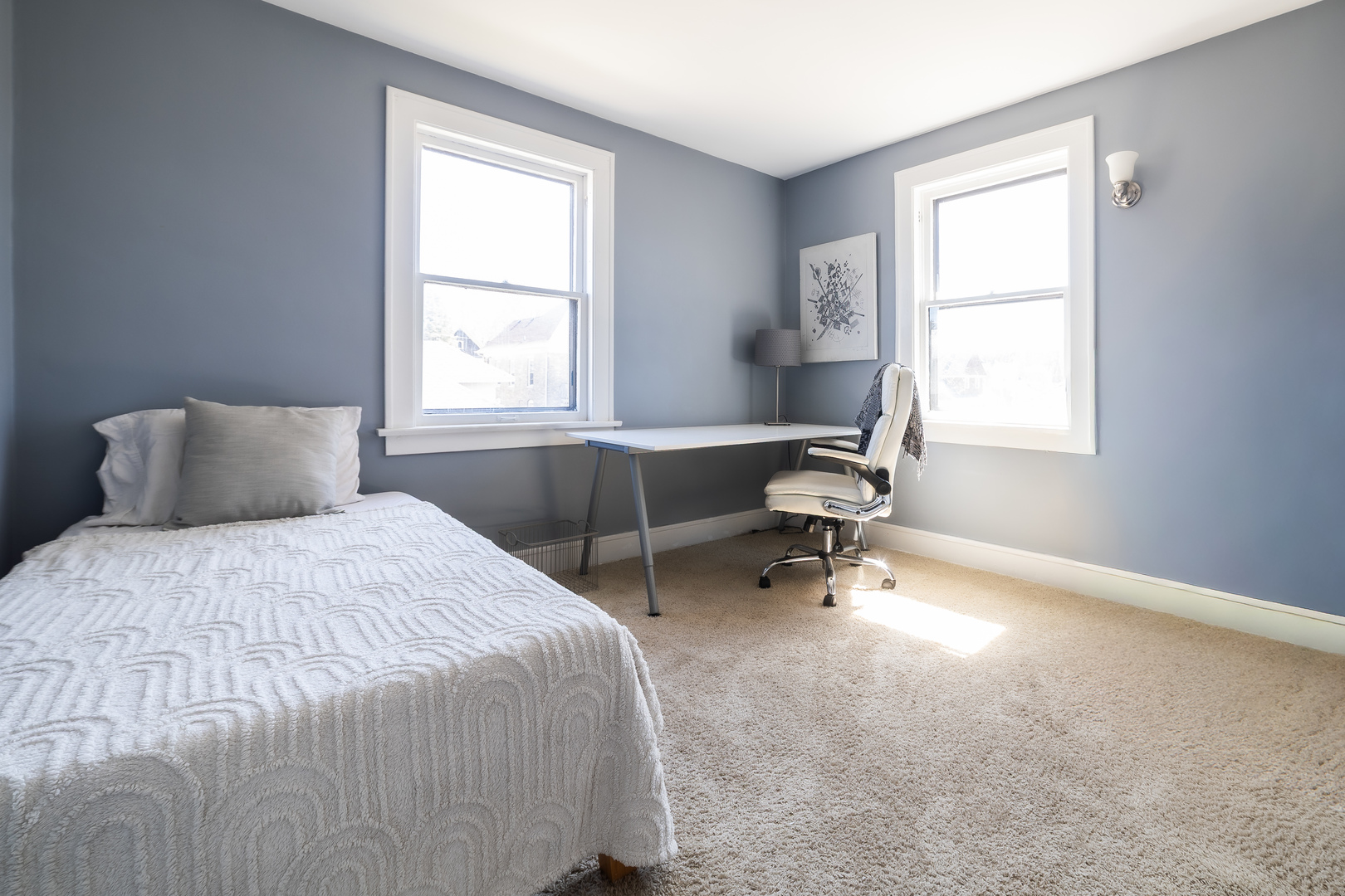 489 Division Street, Elgin, IL 60120