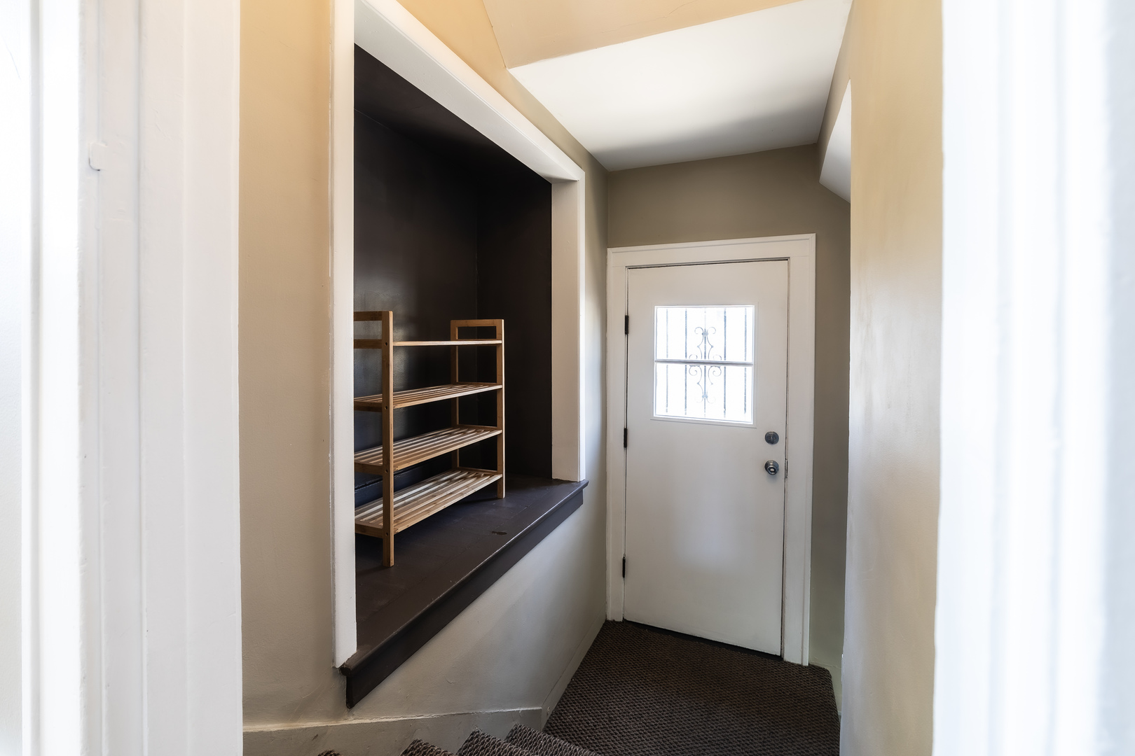 489 Division Street, Elgin, IL 60120