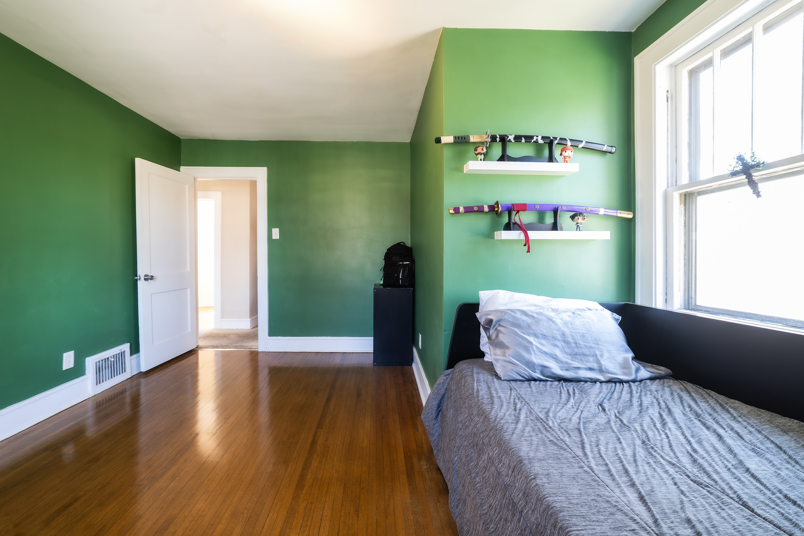 489 Division Street, Elgin, IL 60120