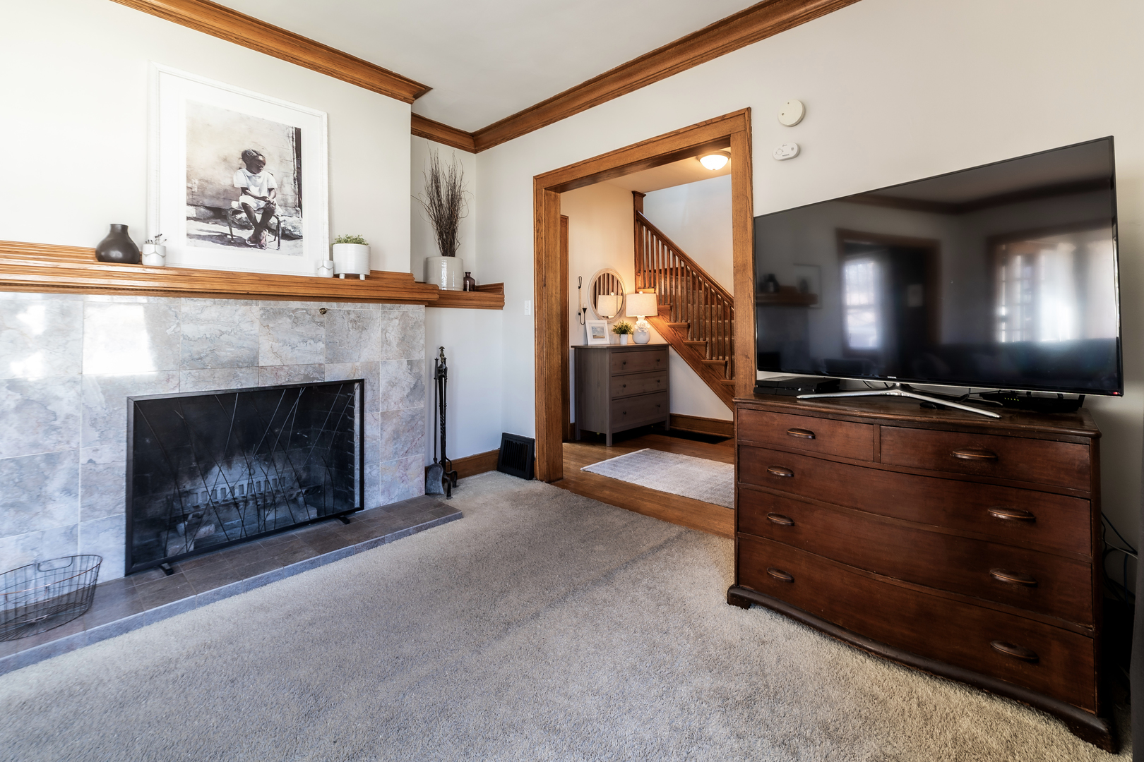 489 Division Street, Elgin, IL 60120