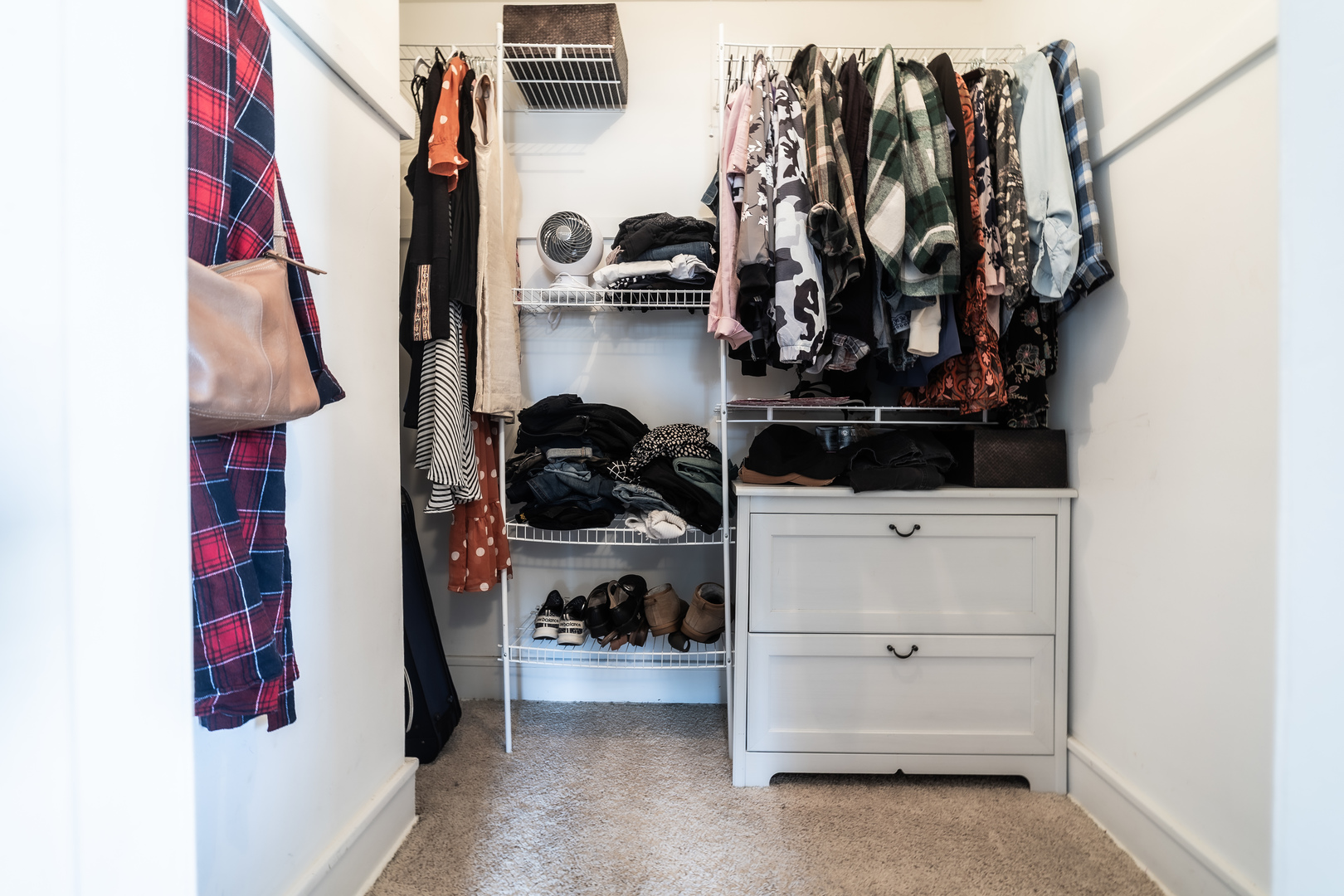 489 Division Street, Elgin, IL 60120